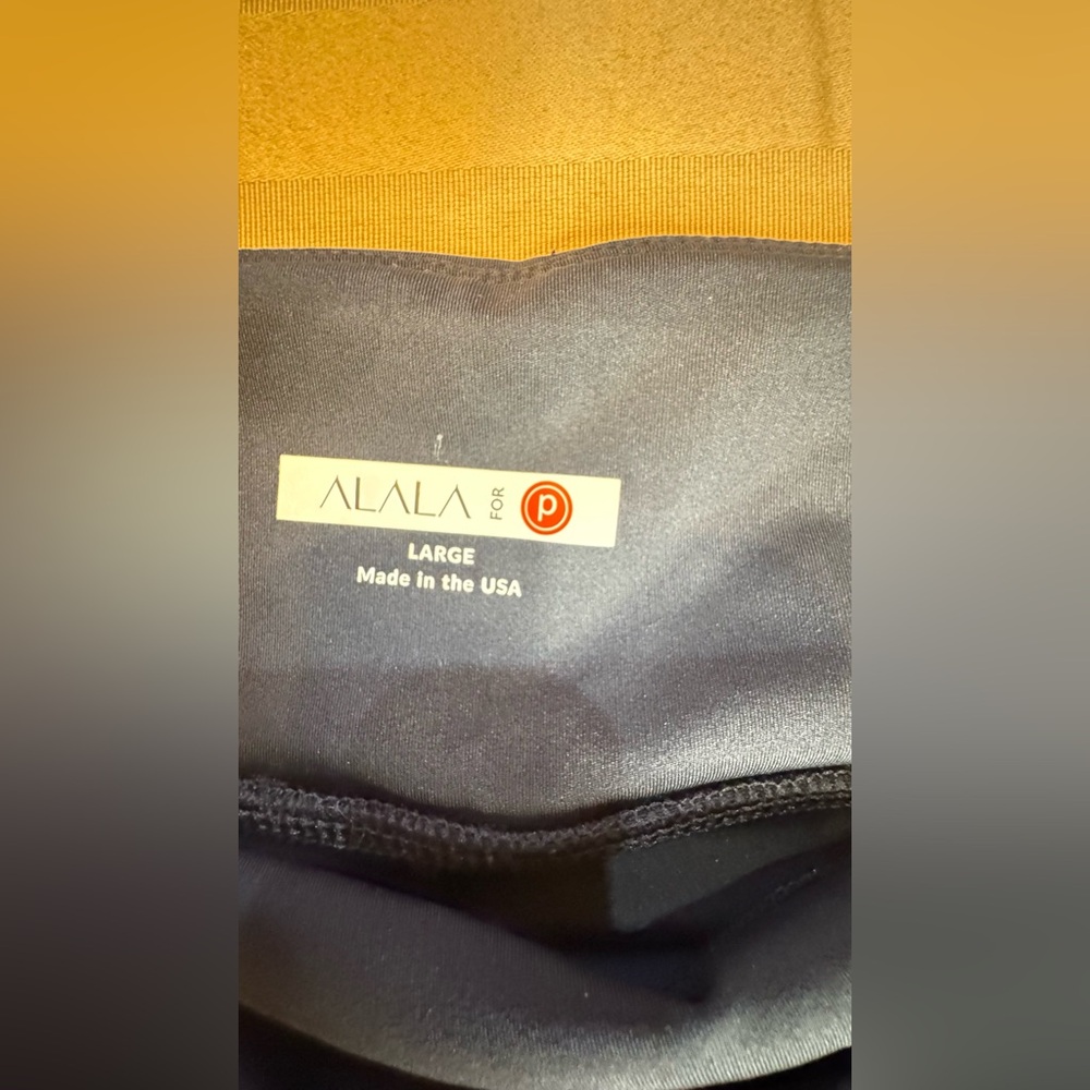 NWT-Alala white and Gray Leggings - Picture 5 of 7